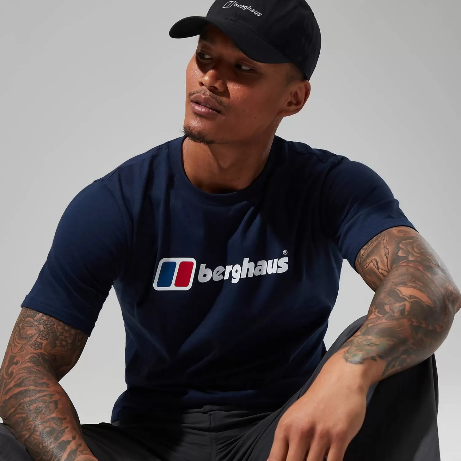 Berghaus Everyday | Walking | T-Shirts-Organic Big Classic Logo T-Shirt für Herren - Dunkelblau Dark Blue/Dark Blue